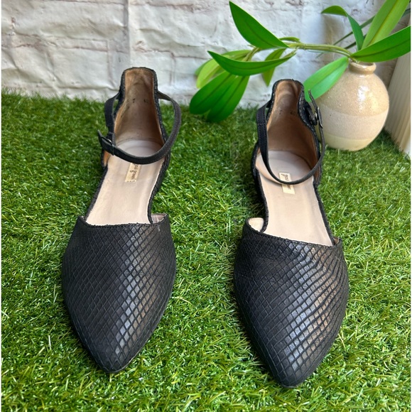 PAUL GREEN Leather snake design Flats size EUR 7 US 9.5 gently used - Picture 3 of 15